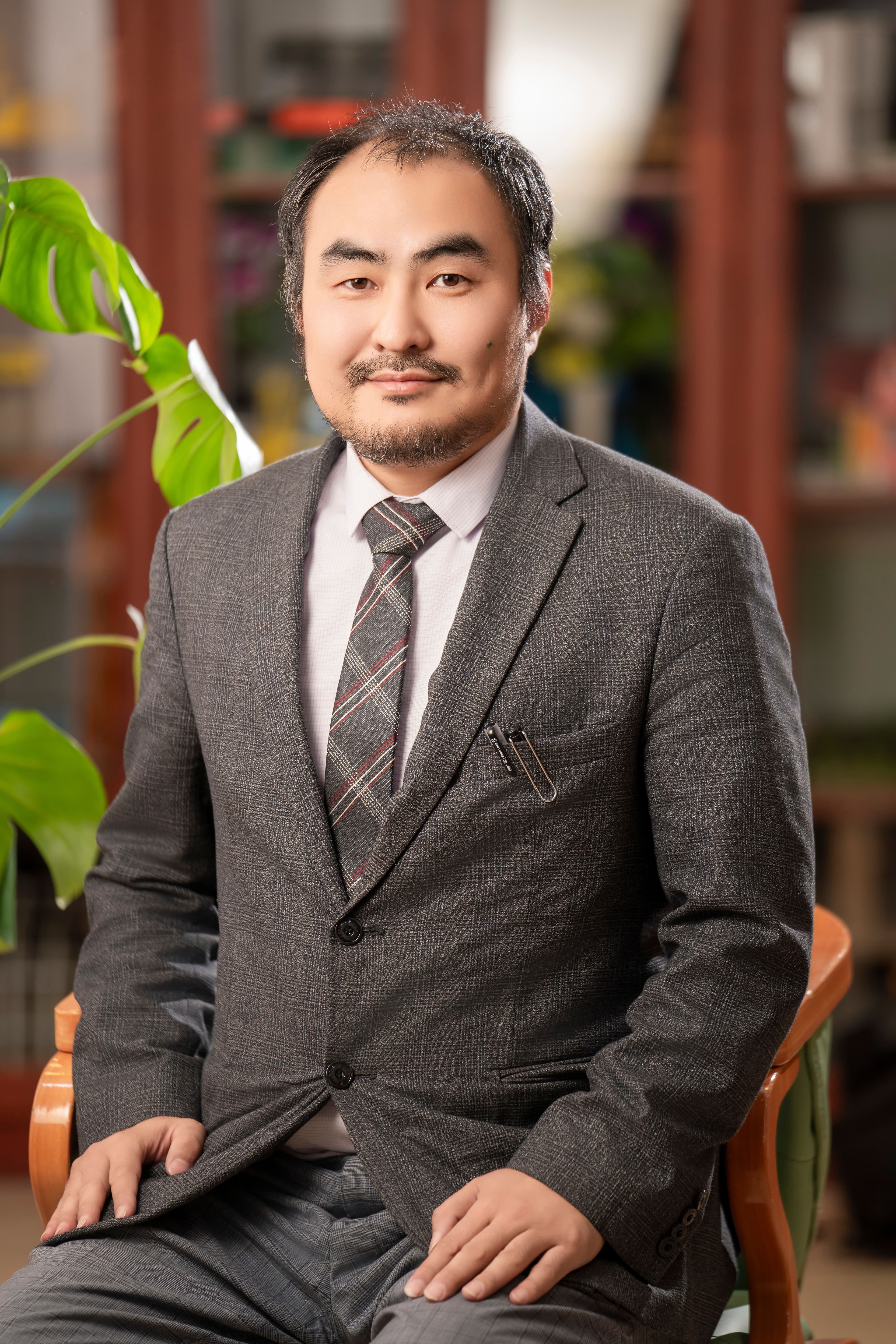 О.БАТСАЙХАН