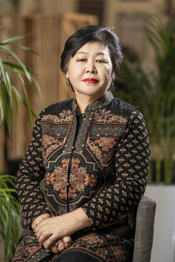 И.ОТГОНТУЯА