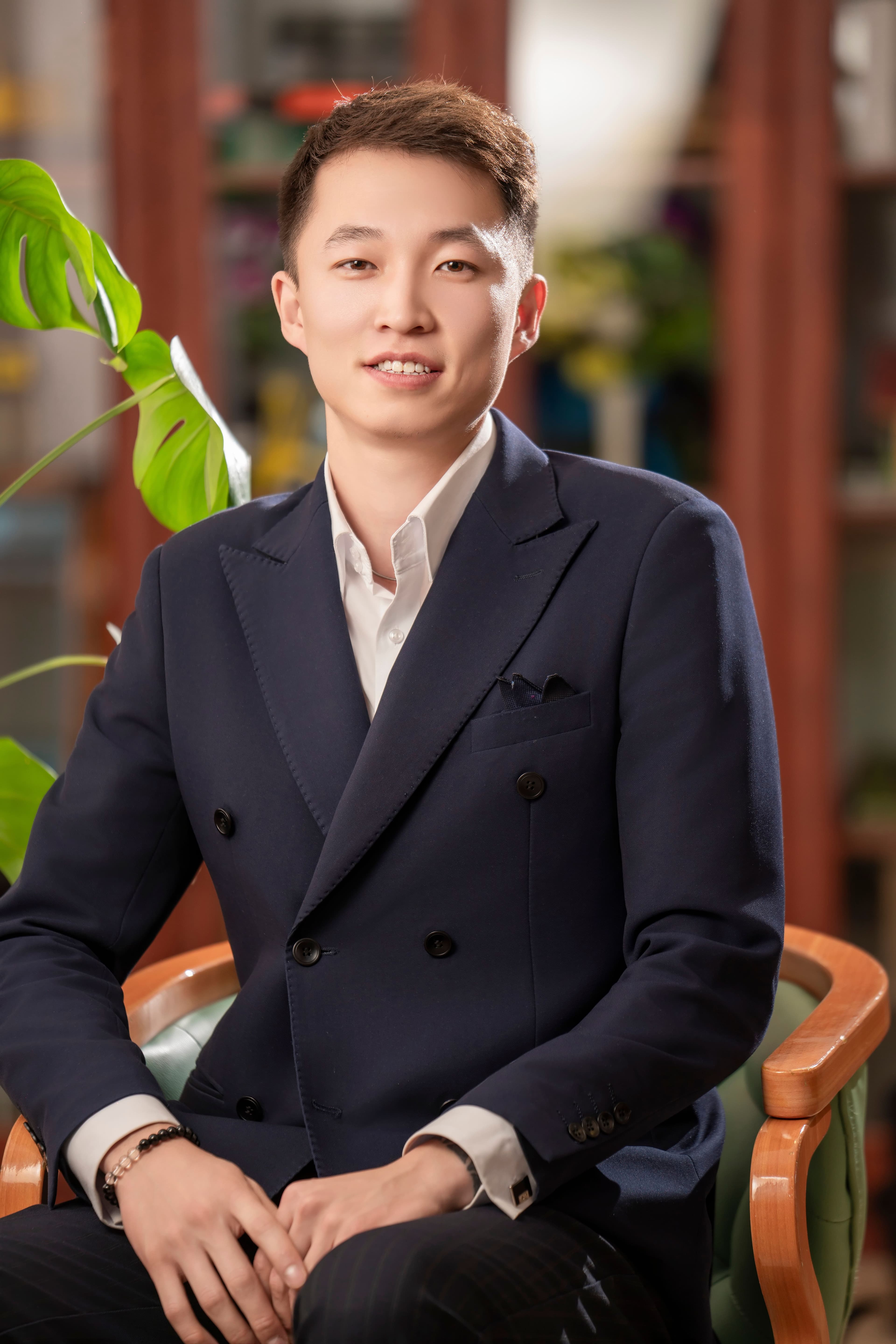 Б.МӨНХ-ЭРДЭНЭ